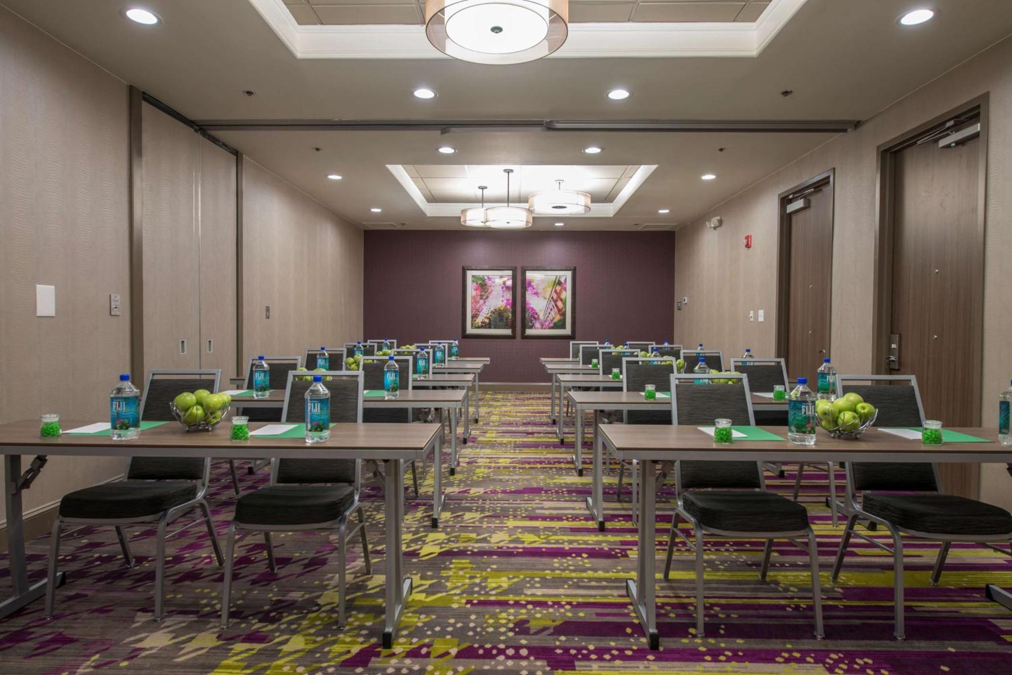 Doubletree By Hilton Winston Salem - University, Nc Dış mekan fotoğraf