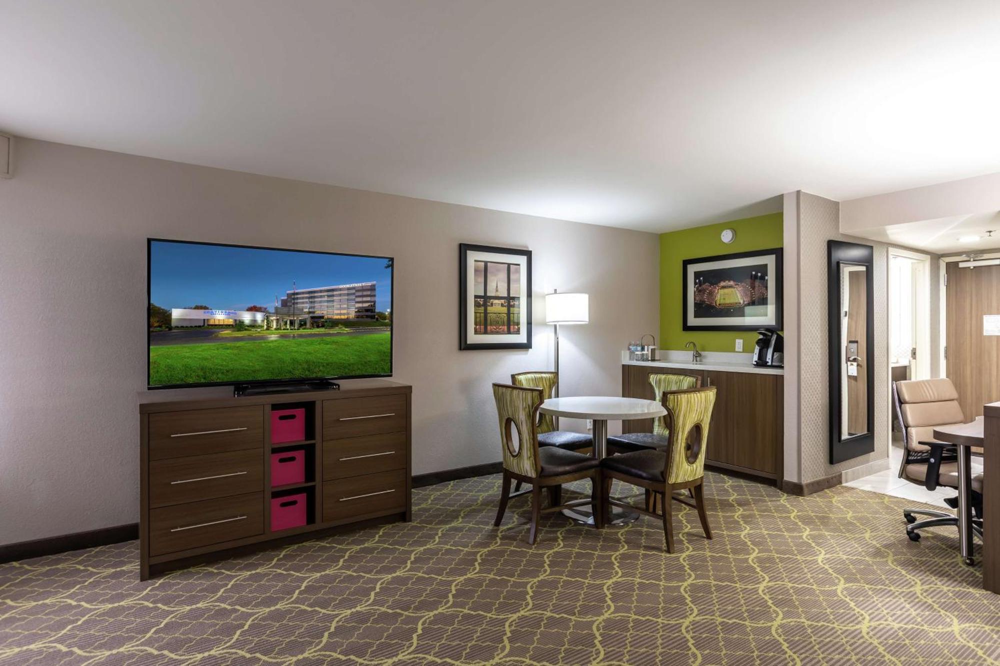 Doubletree By Hilton Winston Salem - University, Nc Dış mekan fotoğraf