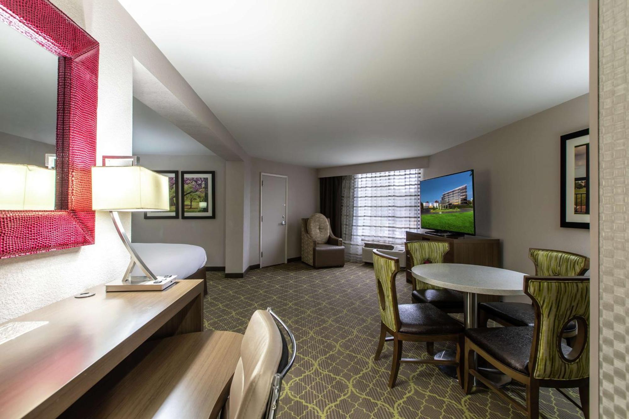 Doubletree By Hilton Winston Salem - University, Nc Dış mekan fotoğraf