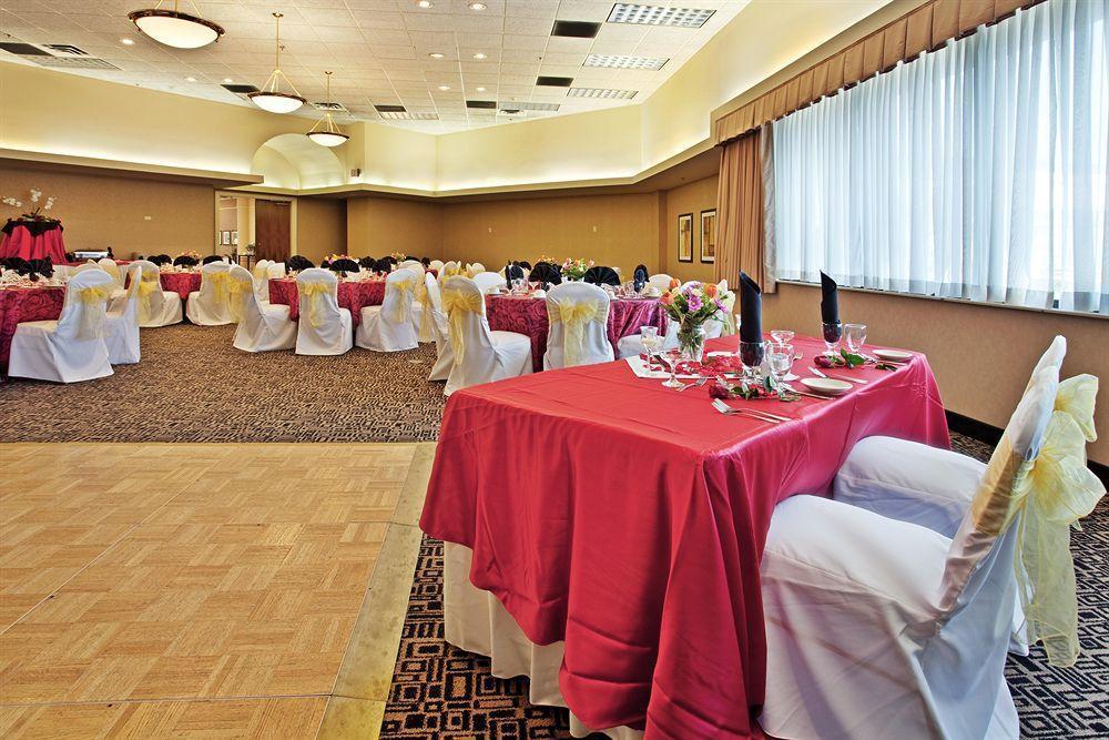 Doubletree By Hilton Winston Salem - University, Nc Restoran fotoğraf