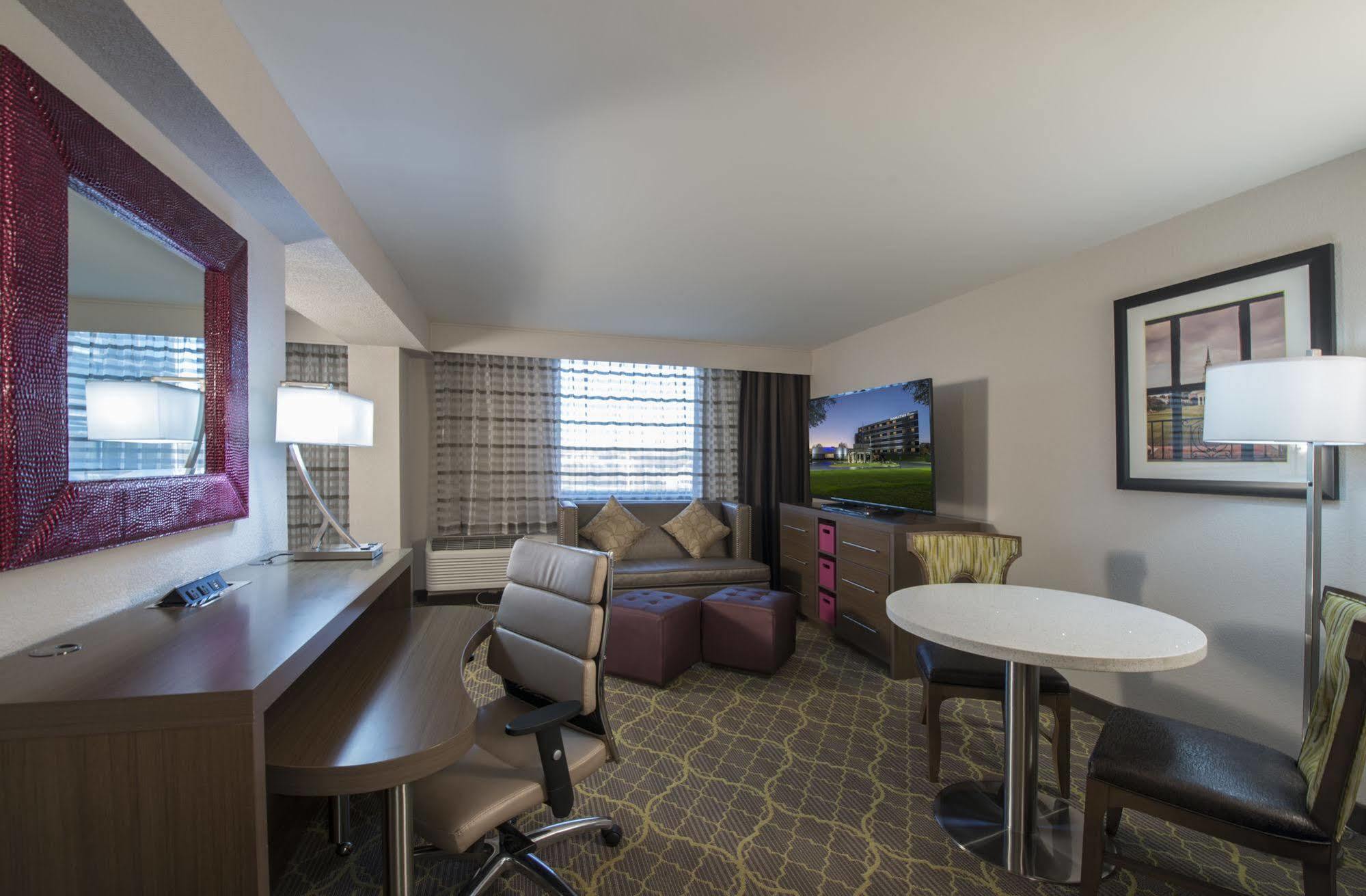 Doubletree By Hilton Winston Salem - University, Nc Dış mekan fotoğraf